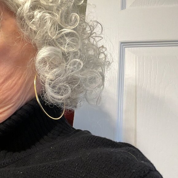 2 1/2" gold hoops 14k solid gold - Picture 3 of 5